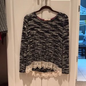 Black/off-white patterned sweater